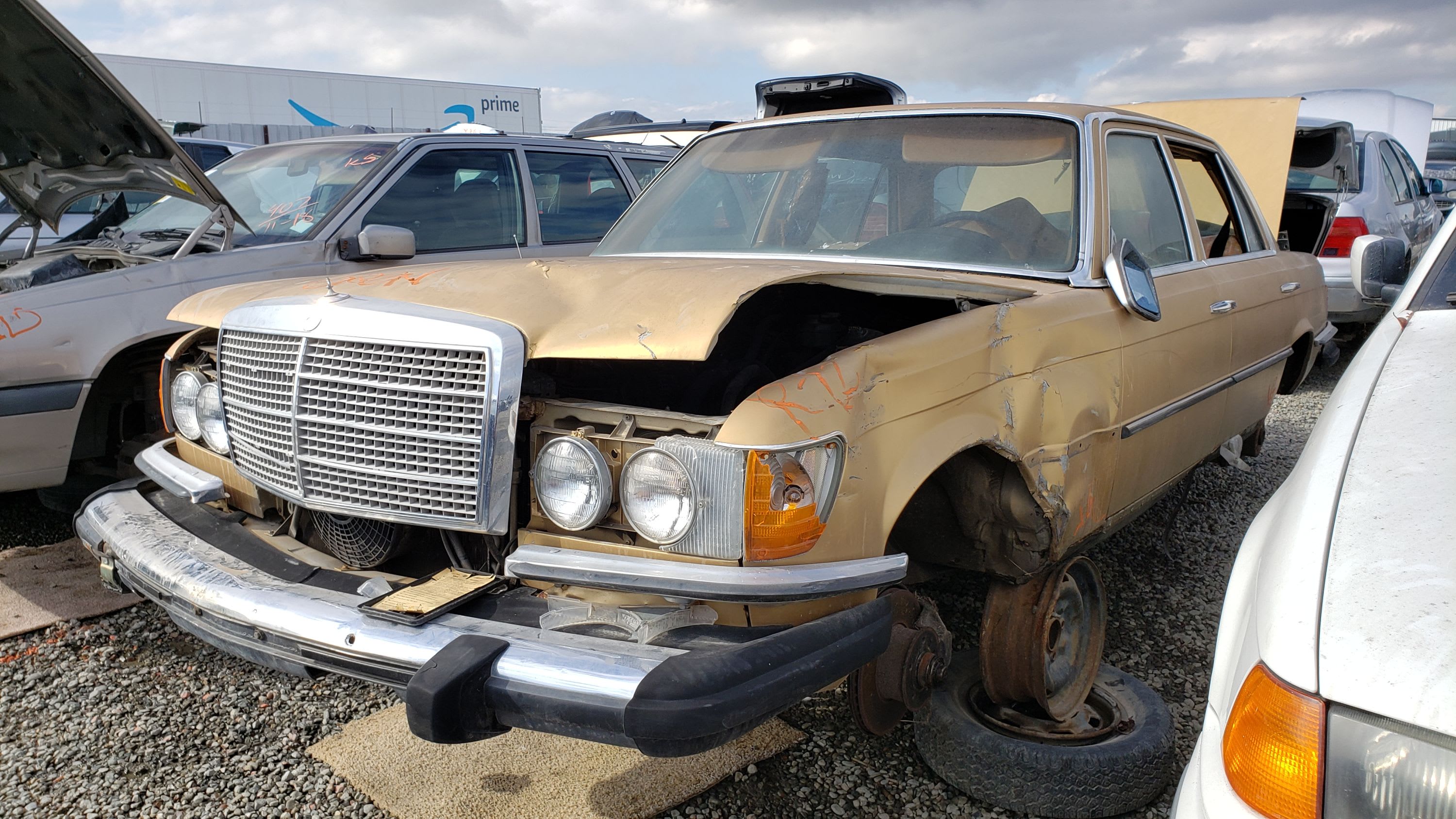 Junkyard Gem: 1974 Mercedes-Benz 450SEL - Autoblog